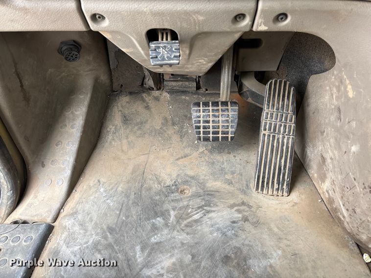 image for item YA1749 2016 Freightliner Cascadia 125 semi truck