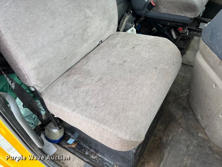 image for item YA1749 2016 Freightliner Cascadia 125 semi truck