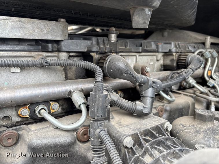 image for item YA1749 2016 Freightliner Cascadia 125 semi truck