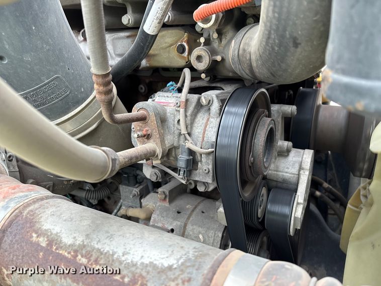 image for item YA1749 2016 Freightliner Cascadia 125 semi truck