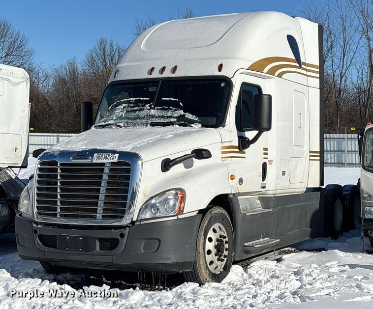 CAMIóN CAMAROTE 2019 FREIGHTLINER