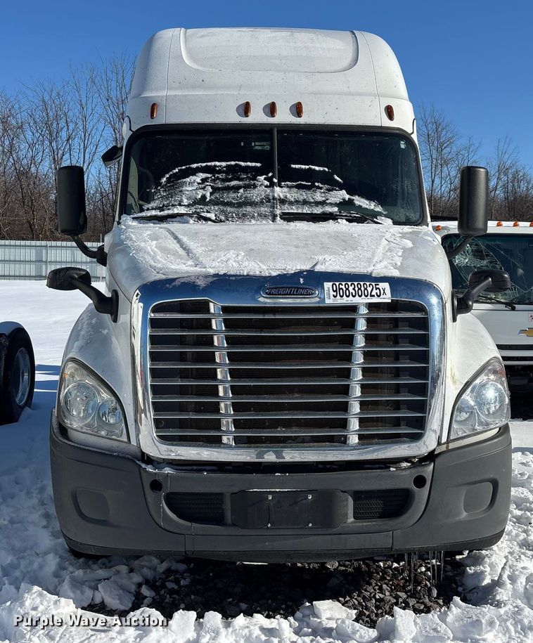 CAMIóN CAMAROTE 2019 FREIGHTLINER