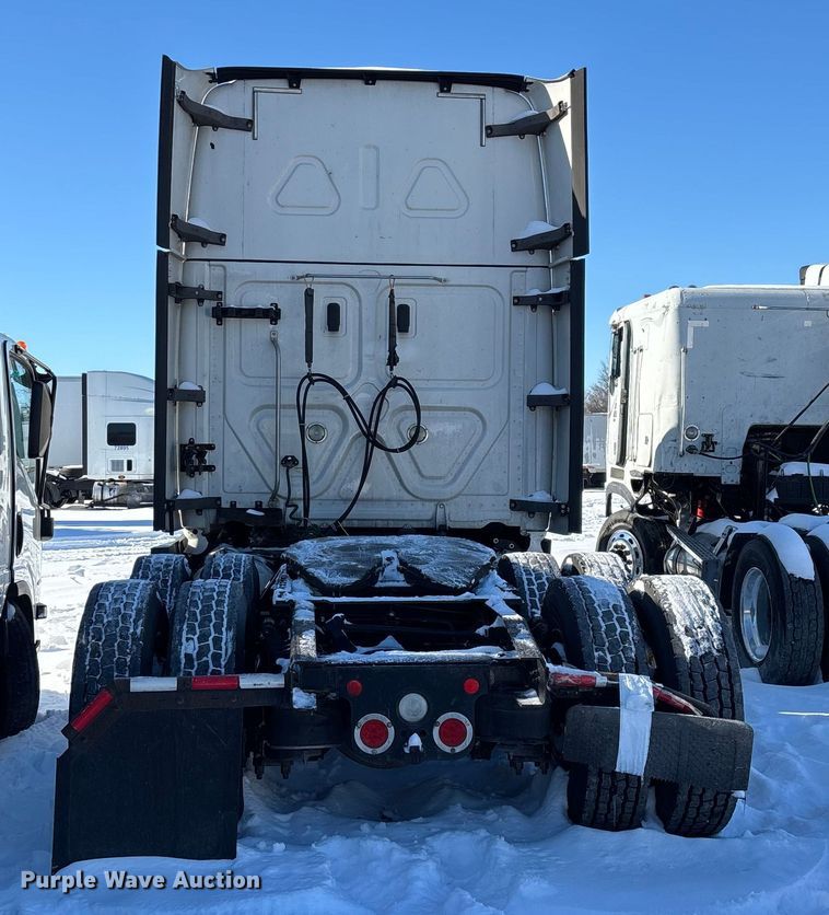 CAMIóN CAMAROTE 2019 FREIGHTLINER