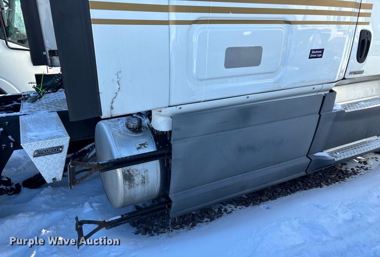 image for item YA1780 2019 Freightliner Cascadia 125 semi truck