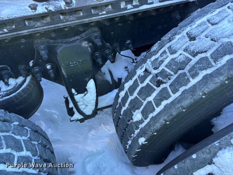 image for item YA1780 2019 Freightliner Cascadia 125 semi truck