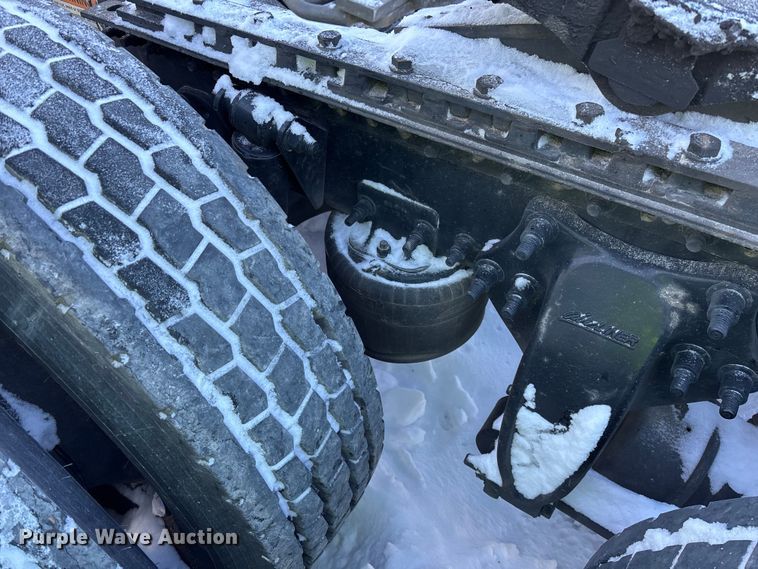 image for item YA1780 2019 Freightliner Cascadia 125 semi truck