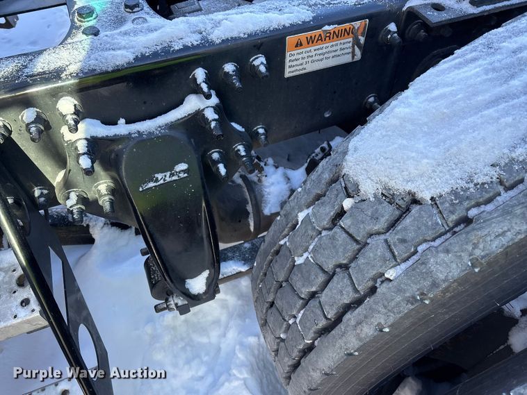 image for item YA1780 2019 Freightliner Cascadia 125 semi truck