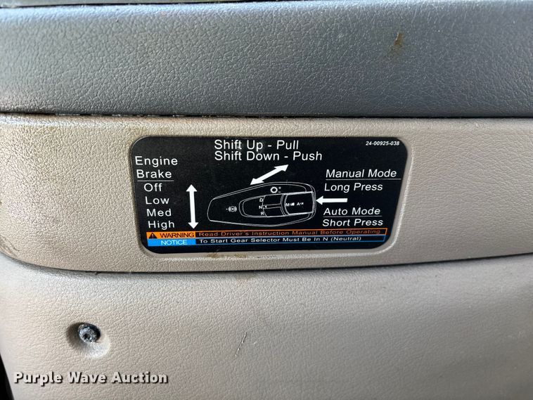 image for item YA1780 2019 Freightliner Cascadia 125 semi truck