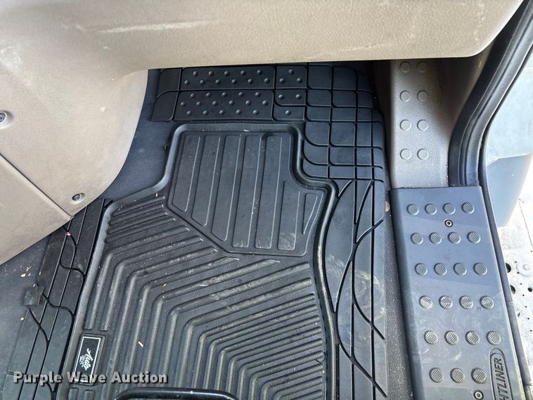 image for item YA1780 2019 Freightliner Cascadia 125 semi truck