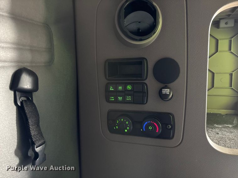 image for item YA1780 2019 Freightliner Cascadia 125 semi truck