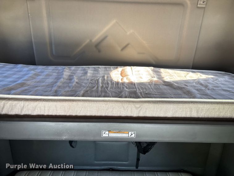 image for item YA1780 2019 Freightliner Cascadia 125 semi truck