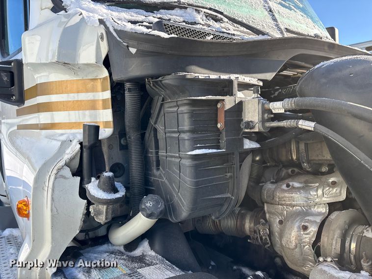 image for item YA1780 2019 Freightliner Cascadia 125 semi truck