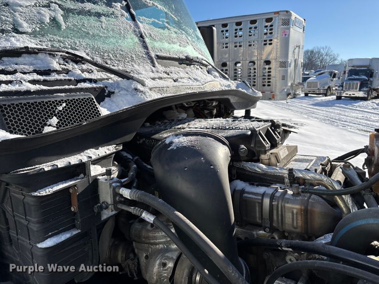 image for item YA1780 2019 Freightliner Cascadia 125 semi truck