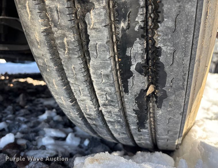 image for item YA1780 2019 Freightliner Cascadia 125 semi truck