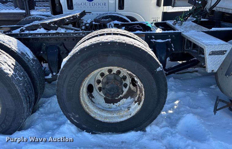 image for item YA1780 2019 Freightliner Cascadia 125 semi truck