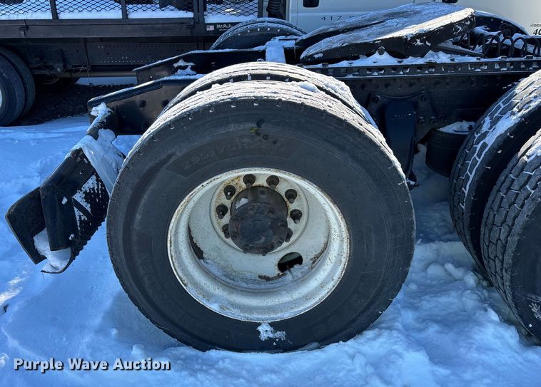 image for item YA1780 2019 Freightliner Cascadia 125 semi truck