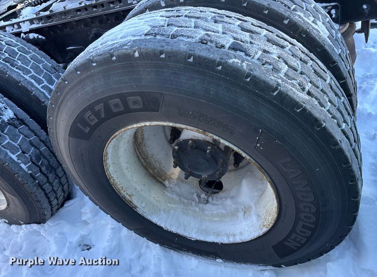 image for item YA1780 2019 Freightliner Cascadia 125 semi truck