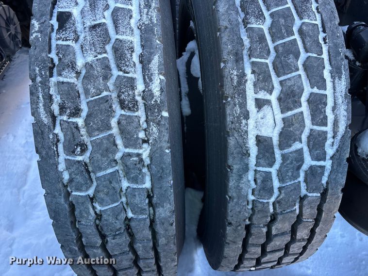 image for item YA1780 2019 Freightliner Cascadia 125 semi truck