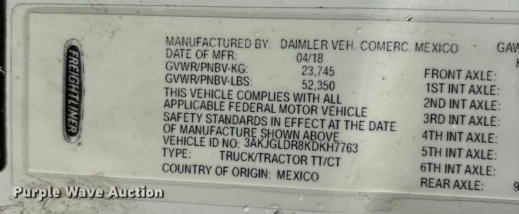 image for item YA1780 2019 Freightliner Cascadia 125 semi truck