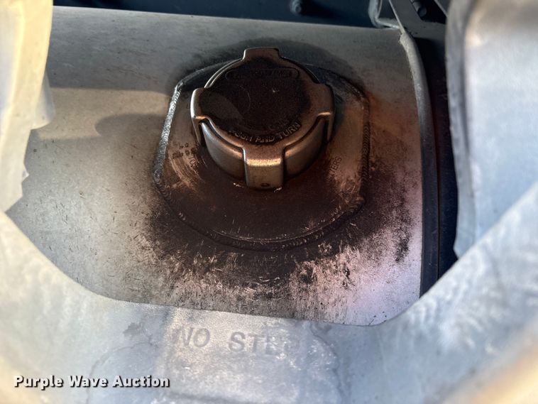 image for item YA1782 2017 Freightliner Cascadia semi truck