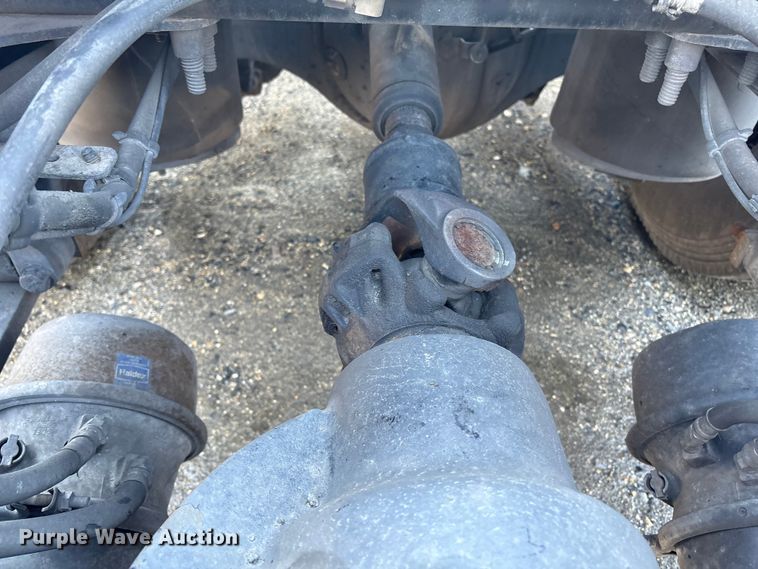 image for item YA1782 2017 Freightliner Cascadia semi truck