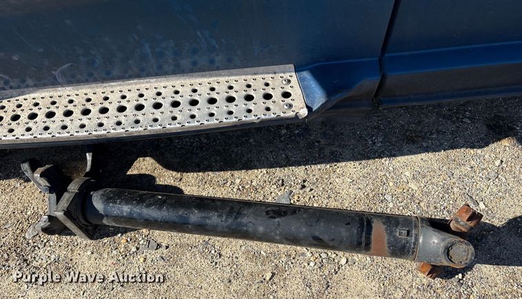 image for item YA1782 2017 Freightliner Cascadia semi truck