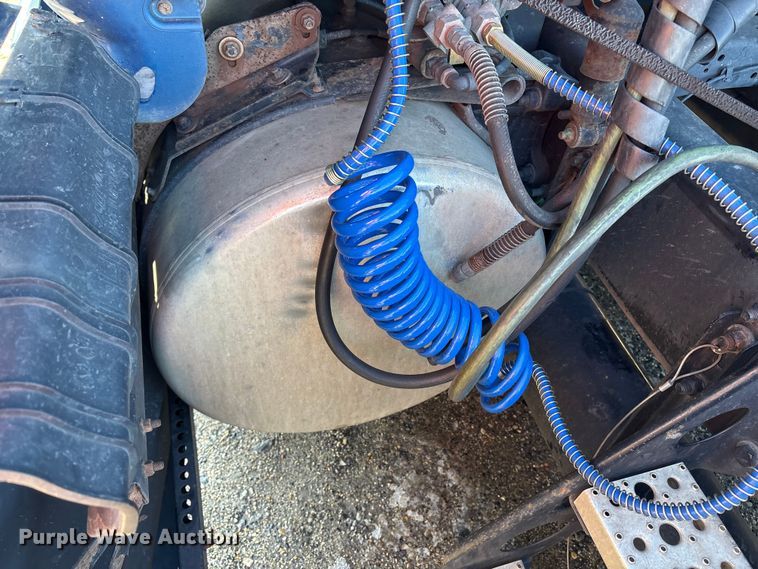 image for item YA1782 2017 Freightliner Cascadia semi truck