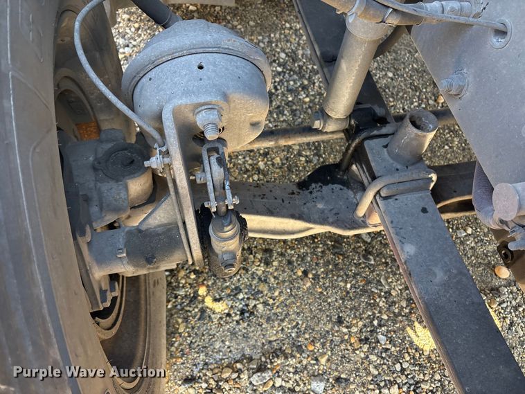 image for item YA1782 2017 Freightliner Cascadia semi truck