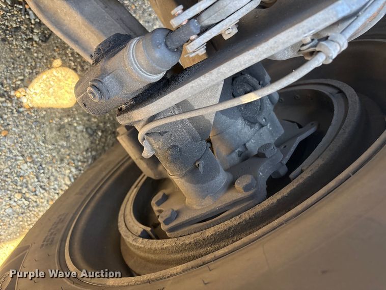 image for item YA1782 2017 Freightliner Cascadia semi truck