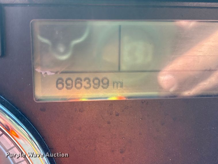 image for item YA1782 2017 Freightliner Cascadia semi truck