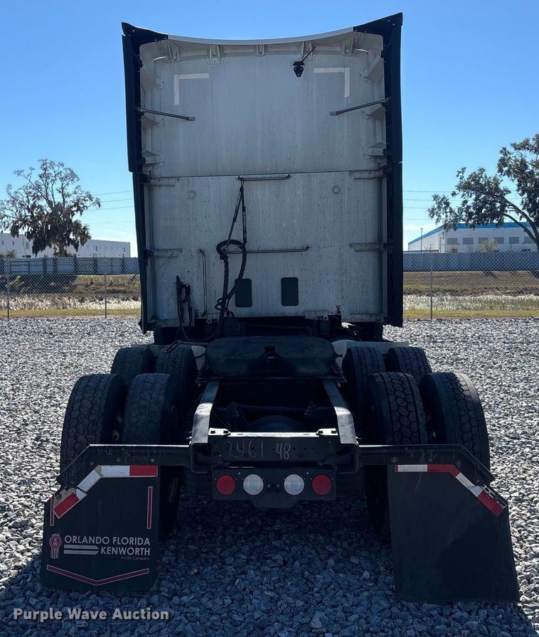 image for item YA1785 2023 Kenworth T680 semi truck