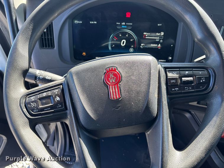 image for item YA1785 2023 Kenworth T680 semi truck