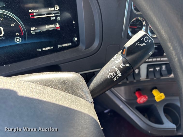 image for item YA1785 2023 Kenworth T680 semi truck