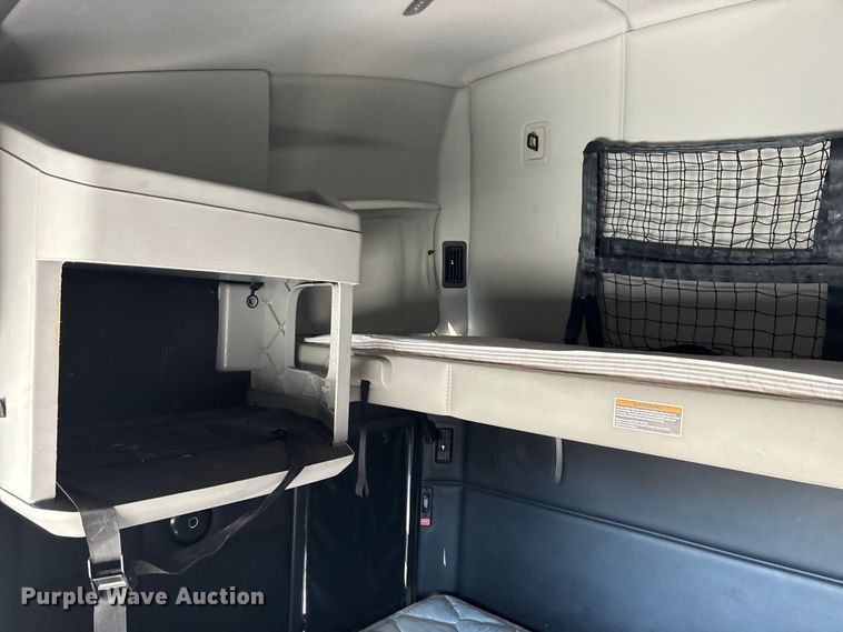 image for item YA1785 2023 Kenworth T680 semi truck