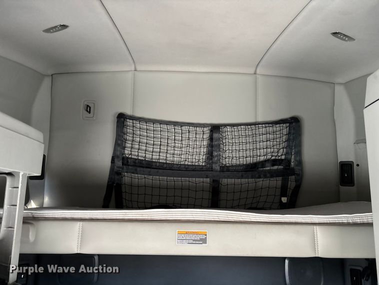 image for item YA1785 2023 Kenworth T680 semi truck