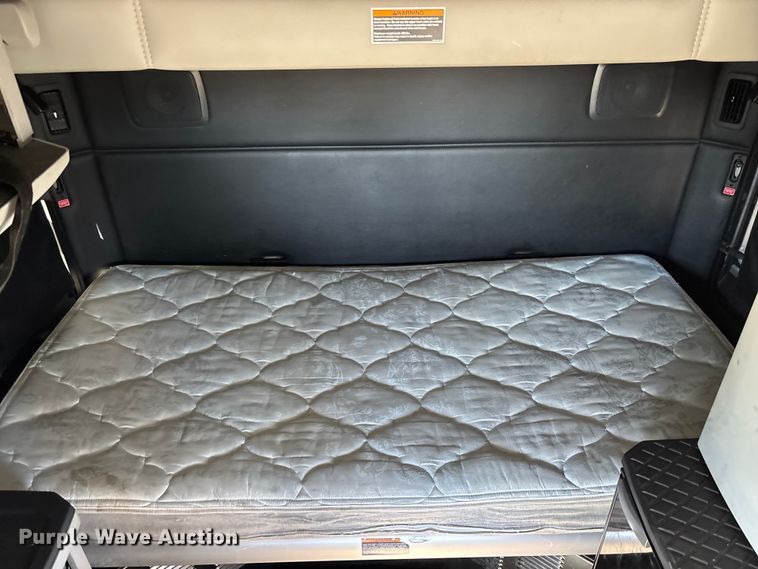 image for item YA1785 2023 Kenworth T680 semi truck