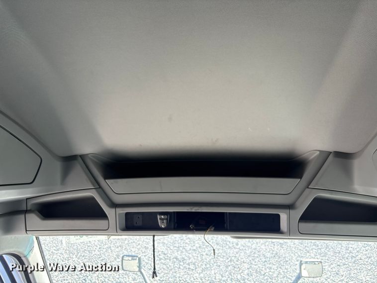 image for item YA1785 2023 Kenworth T680 semi truck