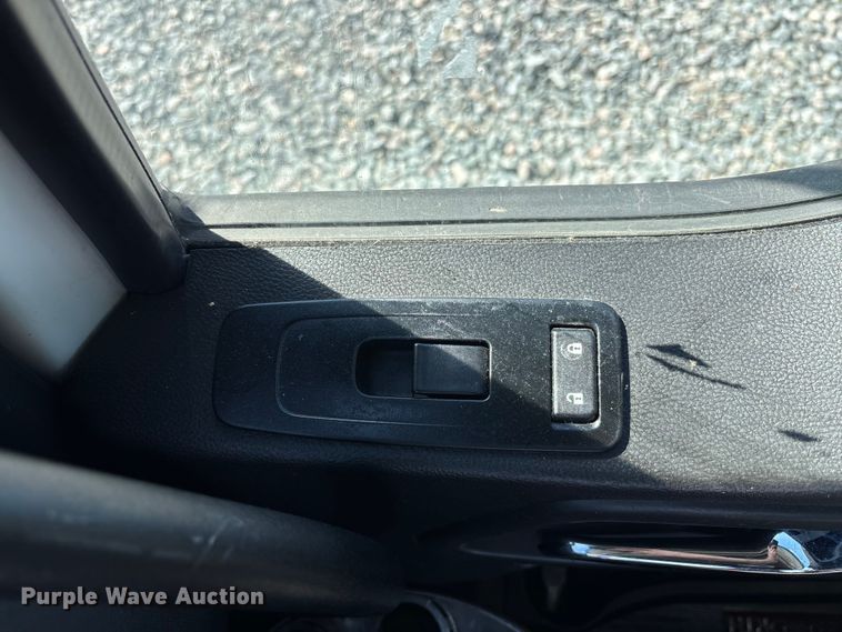 image for item YA1785 2023 Kenworth T680 semi truck