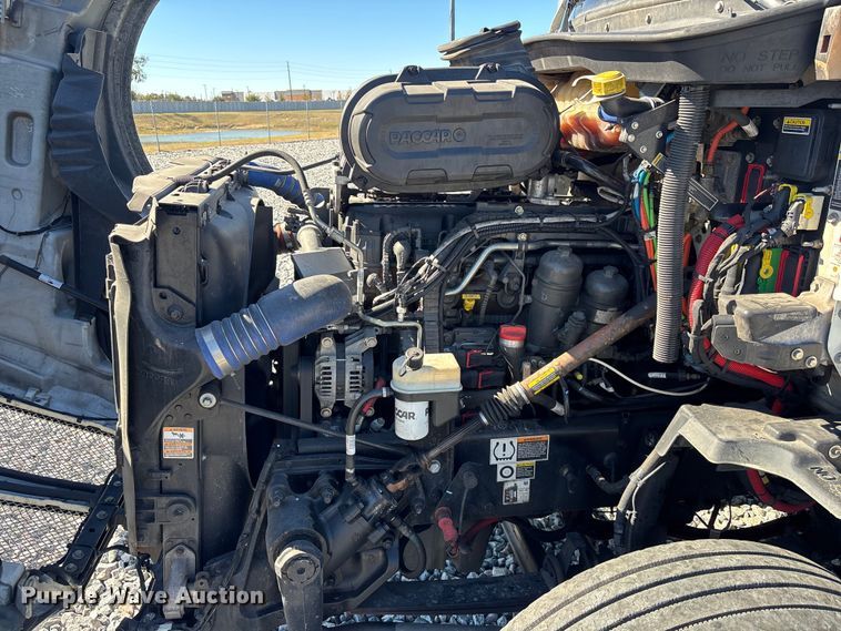 image for item YA1785 2023 Kenworth T680 semi truck