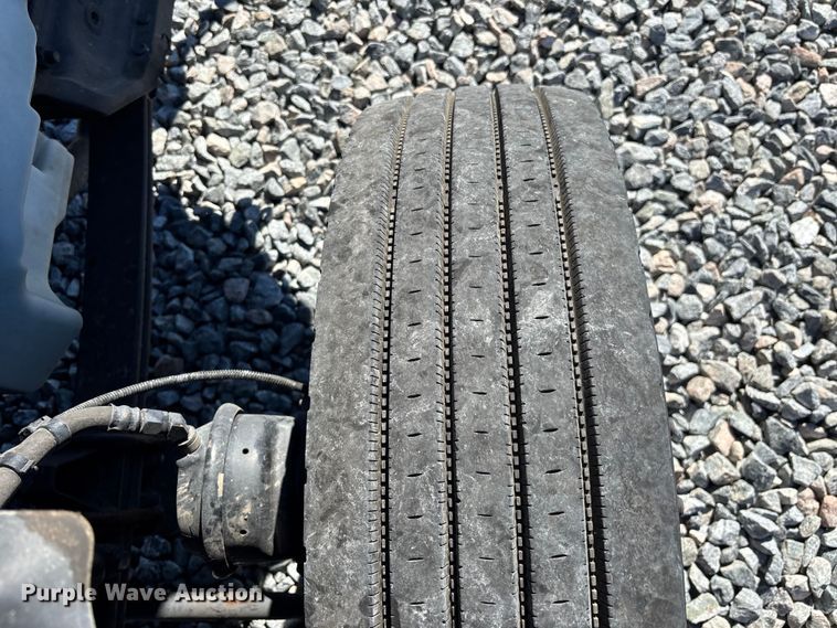 image for item YA1785 2023 Kenworth T680 semi truck