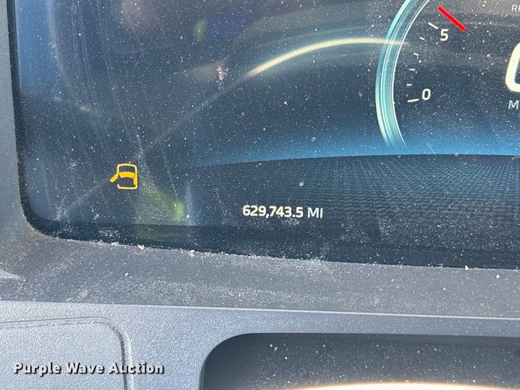 image for item YA1785 2023 Kenworth T680 semi truck