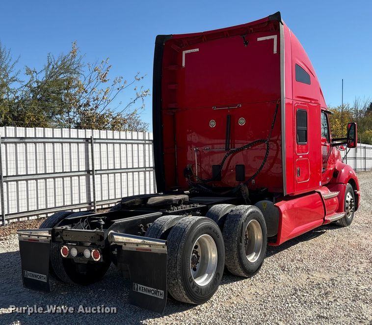 image for item YA1787 2019 Kenworth T680 semi truck