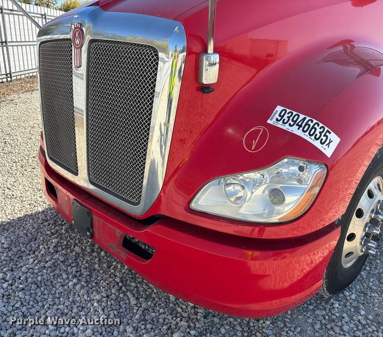 image for item YA1787 2019 Kenworth T680 semi truck