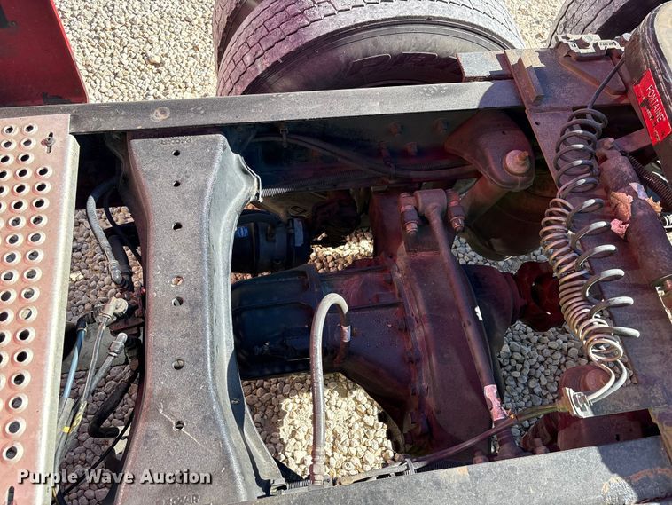 image for item YA1787 2019 Kenworth T680 semi truck