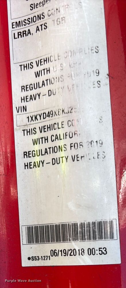 image for item YA1787 2019 Kenworth T680 semi truck