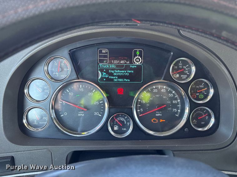 image for item YA1787 2019 Kenworth T680 semi truck