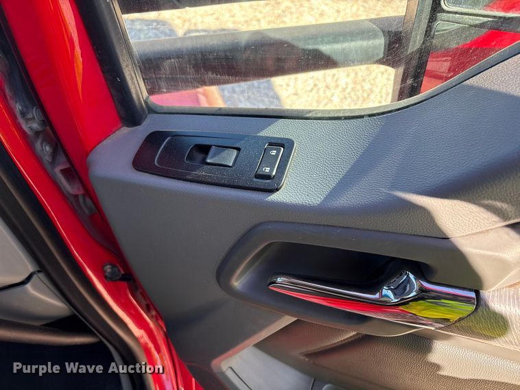 image for item YA1787 2019 Kenworth T680 semi truck