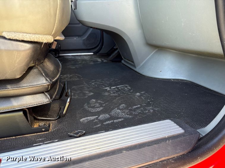 image for item YA1787 2019 Kenworth T680 semi truck