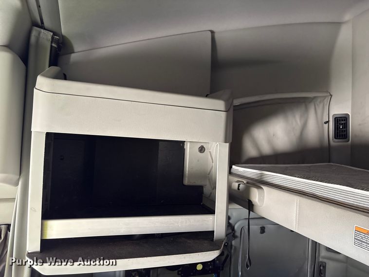 image for item YA1787 2019 Kenworth T680 semi truck