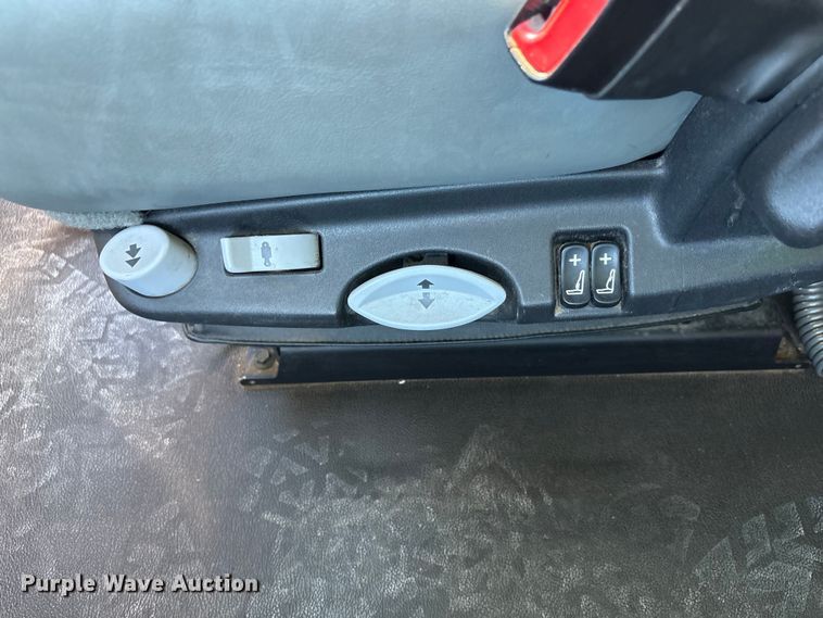 image for item YA1787 2019 Kenworth T680 semi truck